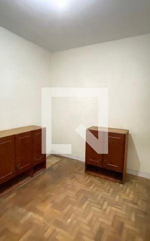 Casa à venda com 200m², 6 quartos e 3 vagas Casa à venda com 200m², 6 quartos e 3 vagasQuarto 3