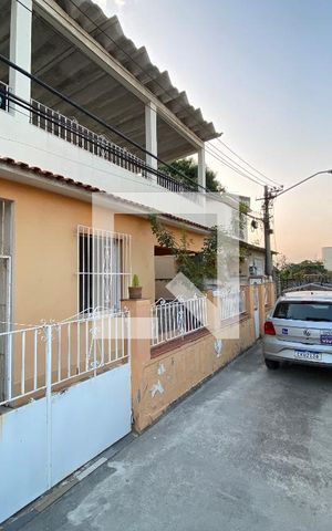 Casa à venda com 200m², 6 quartos e 3 vagas Casa à venda com 200m², 6 quartos e 3 vagasVila