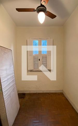 Casa à venda com 200m², 6 quartos e 3 vagas Casa à venda com 200m², 6 quartos e 3 vagasQuarto 2