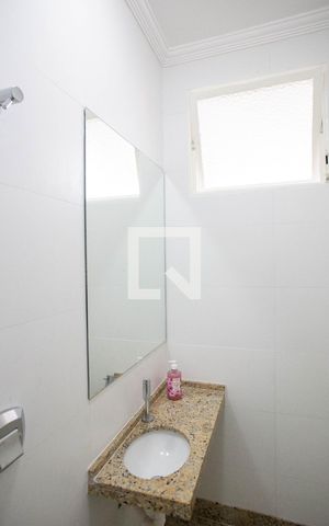 Apartamento à venda com 238m², 4 quartos e 1 vaga Apartamento à venda com 238m², 4 quartos e 1 vagaBanheiro de serviço