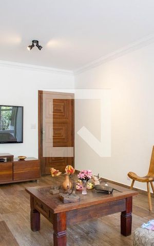 Apartamento à venda com 238m², 4 quartos e 1 vaga Apartamento à venda com 238m², 4 quartos e 1 vagaSala