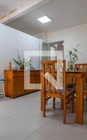 Casa para alugar com 250m², 3 quartos e 4 vagas Casa para alugar com 250m², 3 quartos e 4 vagasSala 2