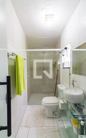 Casa à venda com 267m², 2 quartos e 2 vagasBanheiro da Suíte
