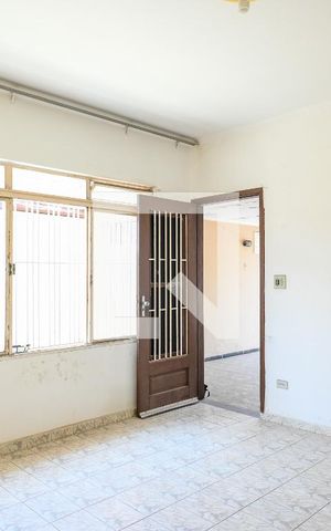 Casa à venda com 110m², 1 quarto e sem vaga Casa à venda com 110m², 1 quarto e sem vagaSala