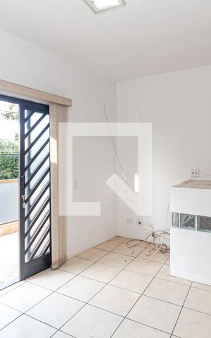 Casa para alugar com 150m², 2 quartos e sem vagaSala