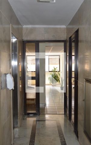 Apartamento à venda com 80m², 4 quartos e sem vagaElevadores
