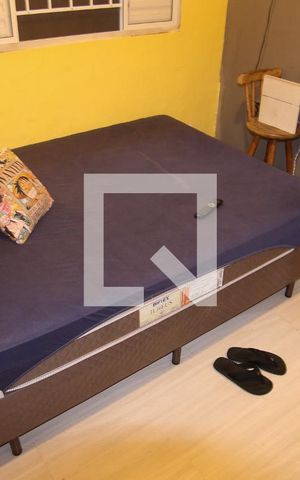 Casa à venda com 240m², 3 quartos e 2 vagas Casa à venda com 240m², 3 quartos e 2 vagasQuarto