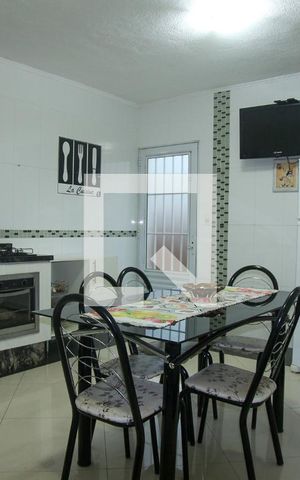 Casa à venda com 240m², 3 quartos e 2 vagas Casa à venda com 240m², 3 quartos e 2 vagasCozinha