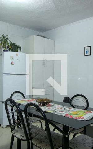 Casa à venda com 240m², 3 quartos e 2 vagas Casa à venda com 240m², 3 quartos e 2 vagasCozinha
