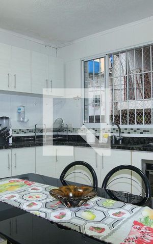 Casa à venda com 240m², 3 quartos e 2 vagas Casa à venda com 240m², 3 quartos e 2 vagasCozinha