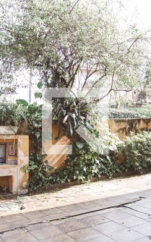 Casa à venda com 150m², 3 quartos e 4 vagas Casa à venda com 150m², 3 quartos e 4 vagasGaragem