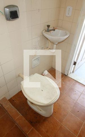 Casa de condomínio à venda com 500m², 4 quartos e 2 vagasBanheiro de Serviço