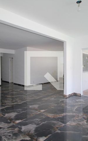 Casa de condomínio à venda com 500m², 4 quartos e 2 vagasSala