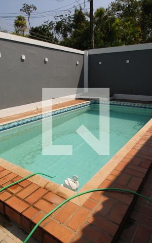 Casa de condomínio à venda com 500m², 4 quartos e 2 vagasPiscina