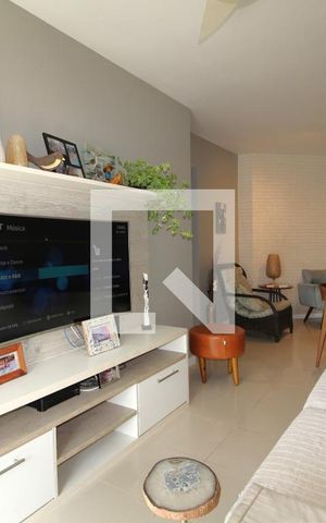 Apartamento à venda com 76m², 2 quartos e 1 vagaSala