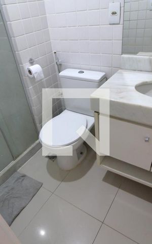 Apartamento à venda com 76m², 2 quartos e 1 vagaBanheiro Social