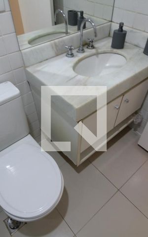 Apartamento à venda com 76m², 2 quartos e 1 vagaBanheiro Social