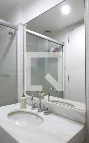 Apartamento à venda com 76m², 2 quartos e 1 vagaQuarto 2 - Banheiro da Suíte
