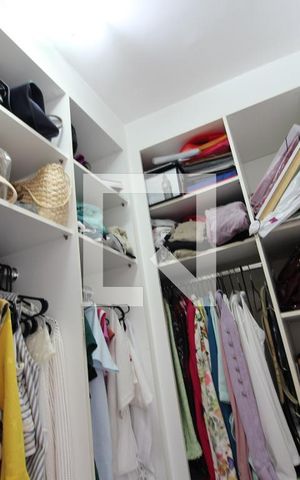 Apartamento à venda com 76m², 2 quartos e 1 vagaQuarto 2 - Closet da Suíte