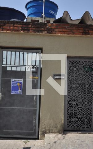 Casa para alugar com 80m², 2 quartos e sem vagaFachada