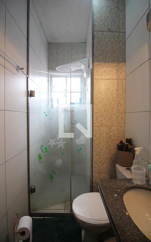 Casa de condomínio à venda com 105m², 3 quartos e 2 vagasBanheiro Social