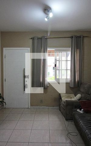 Casa de condomínio à venda com 105m², 3 quartos e 2 vagasSala 
