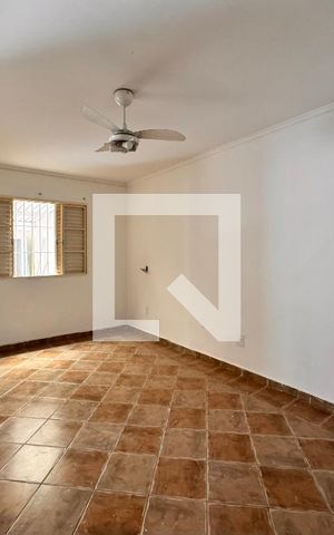 Casa à venda com 164m², 3 quartos e 3 vagas Casa à venda com 164m², 3 quartos e 3 vagasQuarto 2