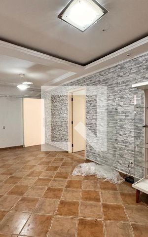 Casa à venda com 164m², 3 quartos e 3 vagas Casa à venda com 164m², 3 quartos e 3 vagasSala