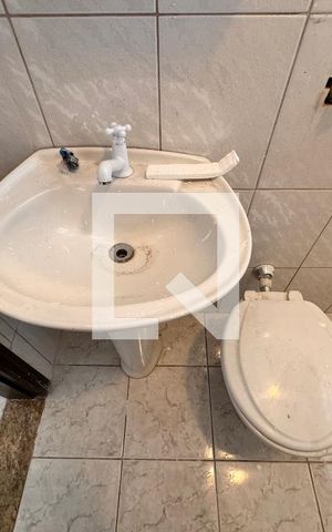 Casa à venda com 164m², 3 quartos e 3 vagas Casa à venda com 164m², 3 quartos e 3 vagasBanheiro edícula