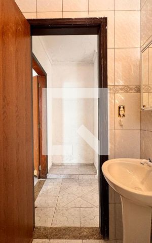 Casa à venda com 164m², 3 quartos e 3 vagas Casa à venda com 164m², 3 quartos e 3 vagasBanheiro edícula