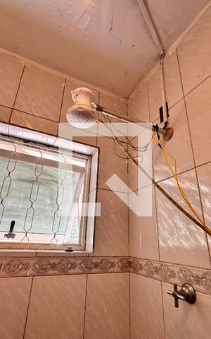 Casa à venda com 164m², 3 quartos e 3 vagas Casa à venda com 164m², 3 quartos e 3 vagasBanheiro edícula