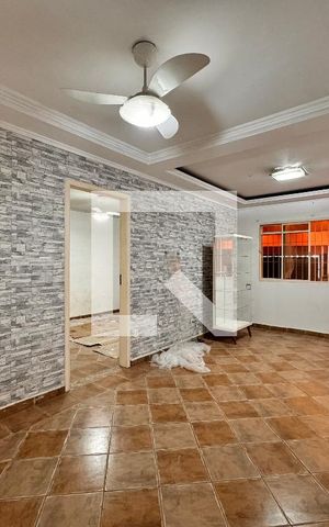 Casa à venda com 164m², 3 quartos e 3 vagas Casa à venda com 164m², 3 quartos e 3 vagasSala