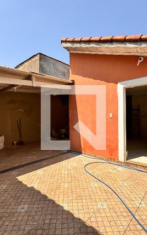 Casa à venda com 164m², 3 quartos e 3 vagas Casa à venda com 164m², 3 quartos e 3 vagasQuintal