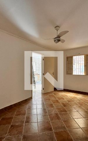 Casa à venda com 164m², 3 quartos e 3 vagas Casa à venda com 164m², 3 quartos e 3 vagasQuarto 2