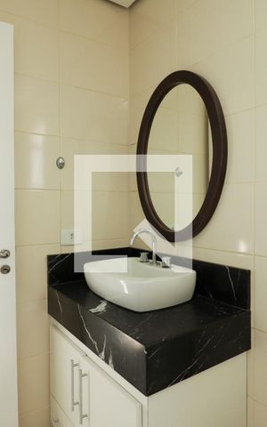 Apartamento à venda com 135m², 3 quartos e 4 vagasBanheiro da Suíte 2
