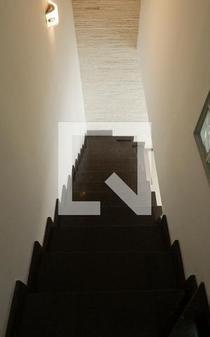 Apartamento à venda com 135m², 3 quartos e 4 vagasEscada