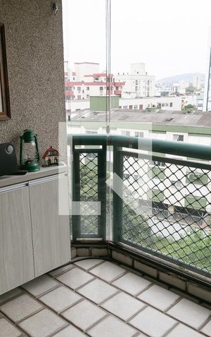 Apartamento à venda com 77m², 2 quartos e 1 vaga Apartamento à venda com 77m², 2 quartos e 1 vagaVaranda