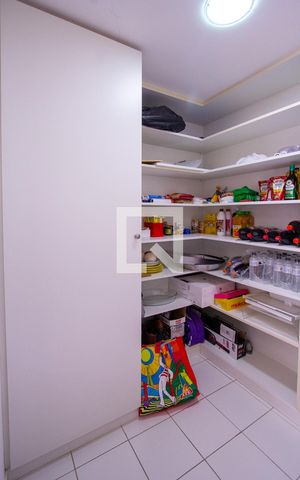 Apartamento para alugar com 290m², 4 quartos e 3 vagasDispensa