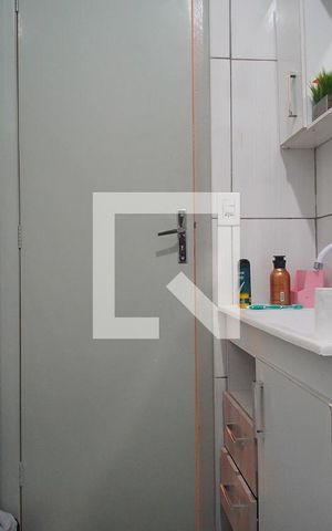 Casa de condomínio à venda com 60m², 2 quartos e 1 vaga Casa de condomínio à venda com 60m², 2 quartos e 1 vagaBanheiro 1