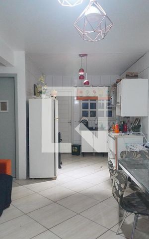 Casa de condomínio à venda com 60m², 2 quartos e 1 vaga Casa de condomínio à venda com 60m², 2 quartos e 1 vagaSala