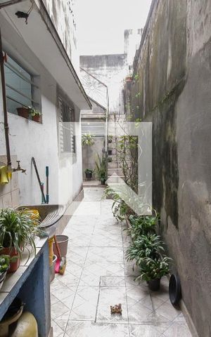 Casa à venda com 120m², 3 quartos e 2 vagasCorredor Externo