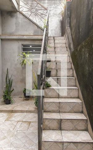 Casa à venda com 120m², 3 quartos e 2 vagasCorredor Externo