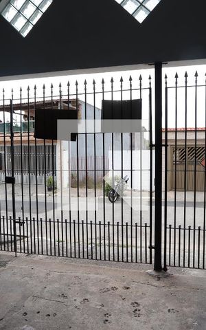 Casa à venda com 170m², 3 quartos e 2 vagasGaragem