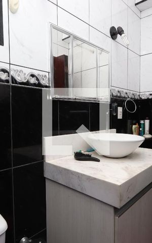 Casa à venda com 170m², 3 quartos e 2 vagasBanheiro da Suíte