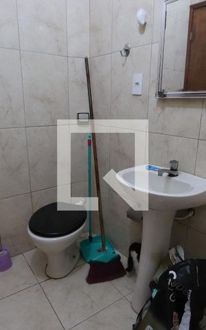 Casa à venda com 170m², 3 quartos e 2 vagasBanheiro Área externa