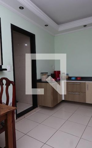 Casa à venda com 170m², 3 quartos e 2 vagasCopa