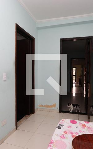 Casa à venda com 170m², 3 quartos e 2 vagasSuíte