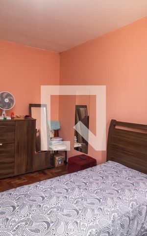 Casa à venda com 250m², 3 quartos e 3 vagas Casa à venda com 250m², 3 quartos e 3 vagasQuarto 1
