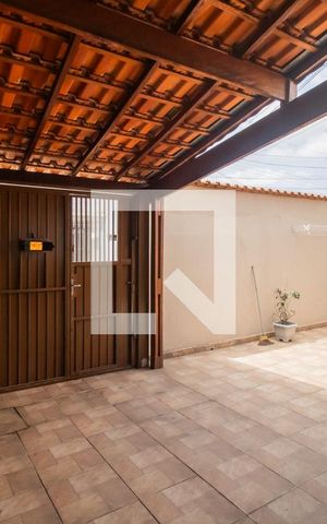 Casa à venda com 250m², 3 quartos e 3 vagas Casa à venda com 250m², 3 quartos e 3 vagasGaragem