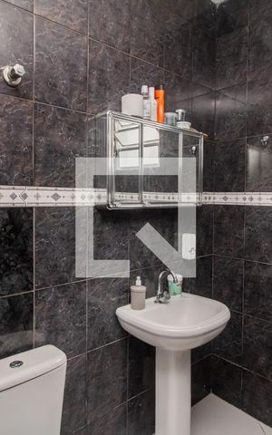 Casa à venda com 250m², 3 quartos e 3 vagas Casa à venda com 250m², 3 quartos e 3 vagasBanheiro 1